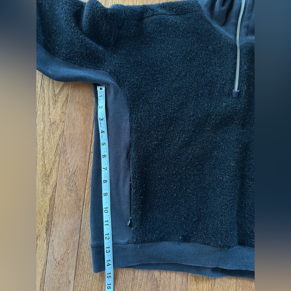 Lululemon Stand Out Sherpa 1/2 Zip - Picture 8 of 9
